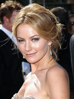 Becki Newton Hot Actress