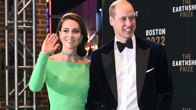  Prince William and Kate’s Engagement Delights the Middletons: ‘We’re Thrilled at the Prospect of a Wedding’