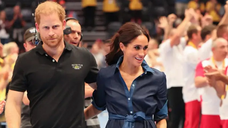  Prince Harry Believed Meghan Markle ‘Wasn’t Being Treated as She Should,’ Expert Claims