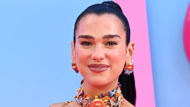  Dua Lipa breaks down in tears as she reunites with former music teacher: ‘You Made Such a Big Difference’