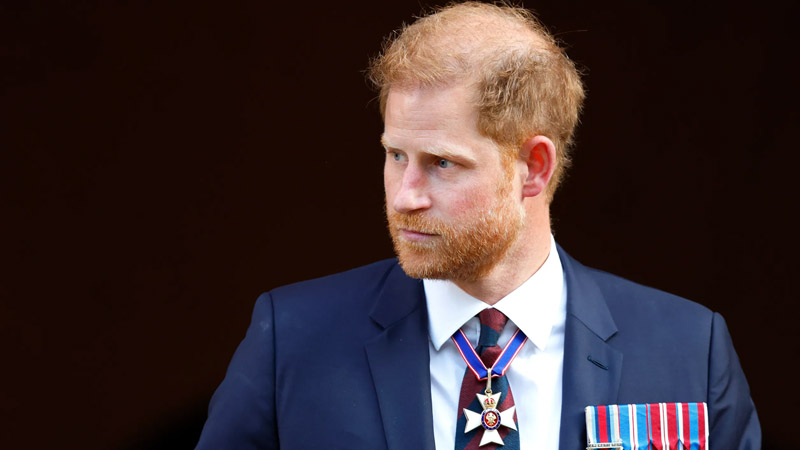  Prince Harry Accused of “Callous” Behavior After Accepting Pat Tillman Award Against Mother’s Wishes