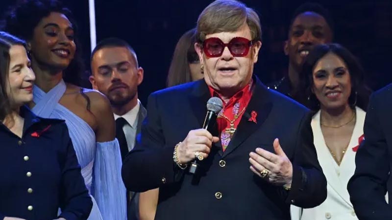  Elton John Opens Up About Battling Severe Infection That Threatened His Eyesight